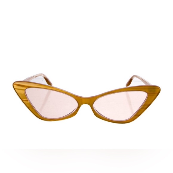 ⚡️GUCCI Yellow Cat-Eye Sunglasses, NWT! Fancy, retro inspired look $595 Retail 💛 - Picture 10 of 16